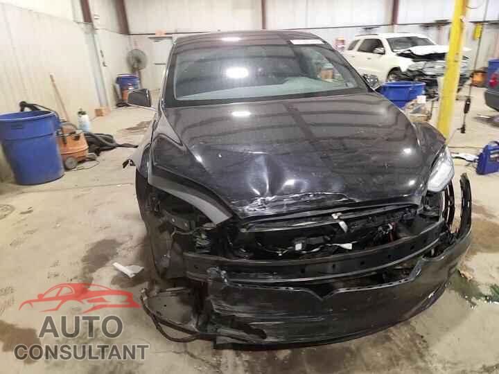 TESLA MODEL X 2017 - 5YJXCAE27HF075393