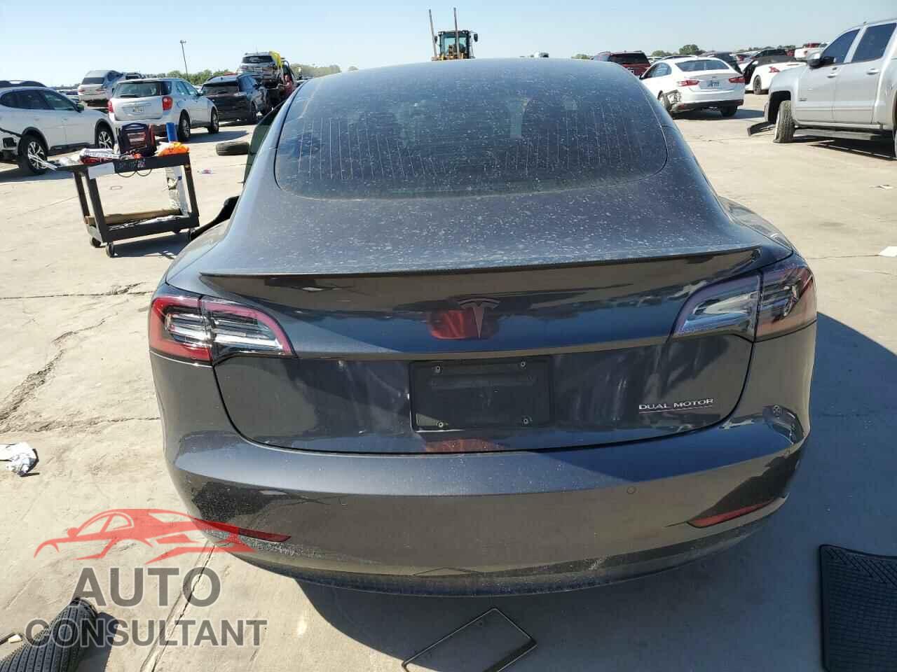 TESLA MODEL 3 2019 - 5YJ3E1EB3KF231137