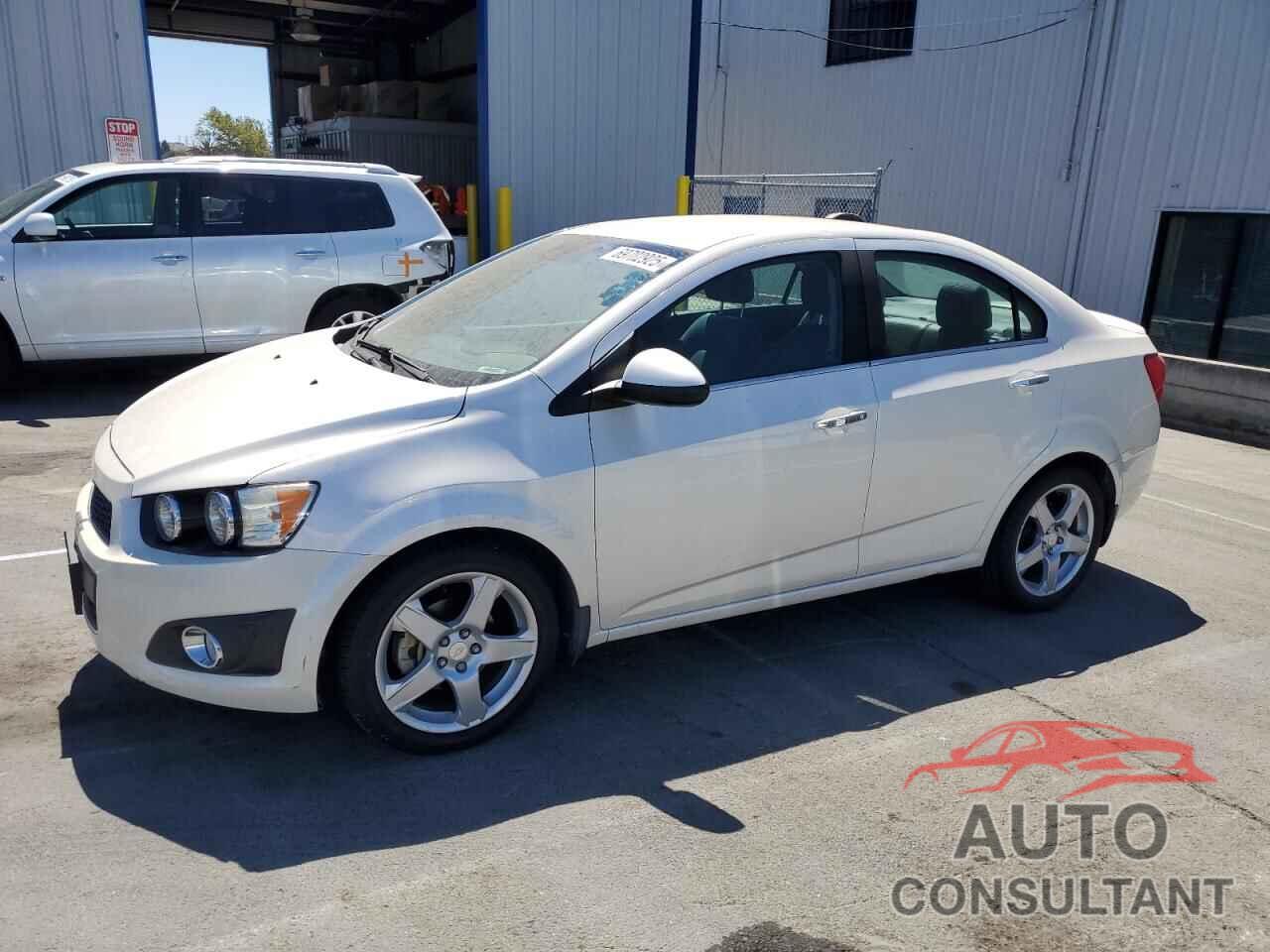 CHEVROLET SONIC 2015 - 1G1JE5SB9F4140964