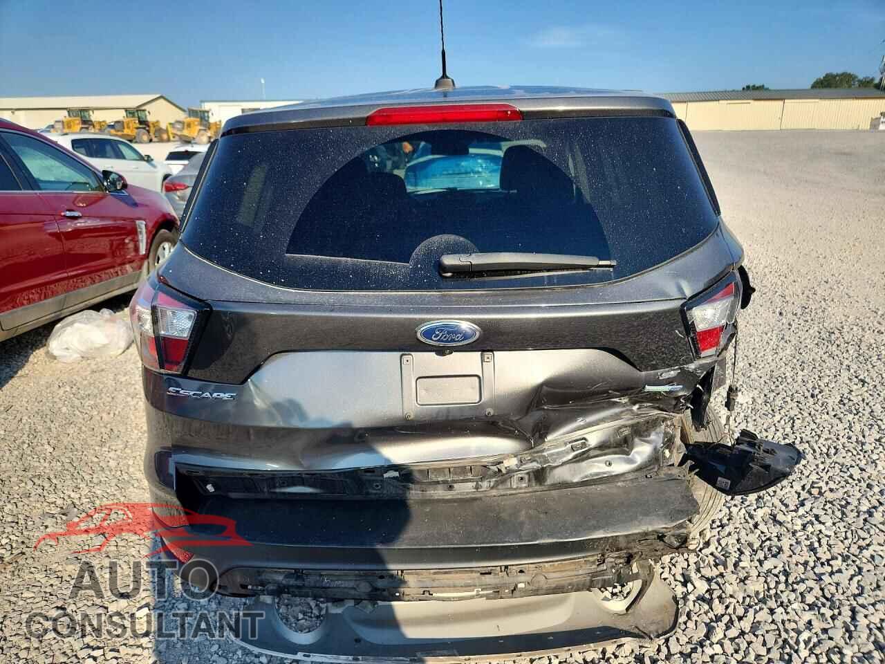 FORD ESCAPE 2017 - 1FMCU9GD2HUE00396