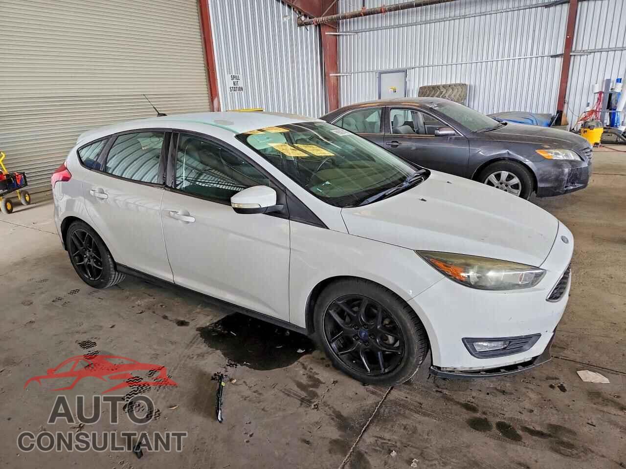 FORD FOCUS 2016 - 1FADP3K2XGL256013
