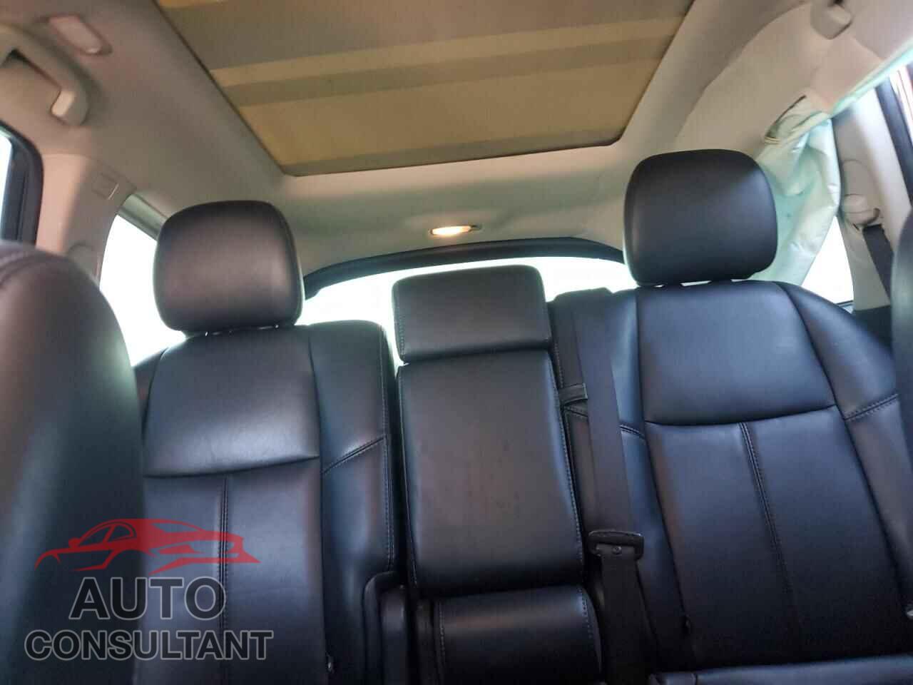 NISSAN PATHFINDER 2015 - 5N1AR2MN1FC650812
