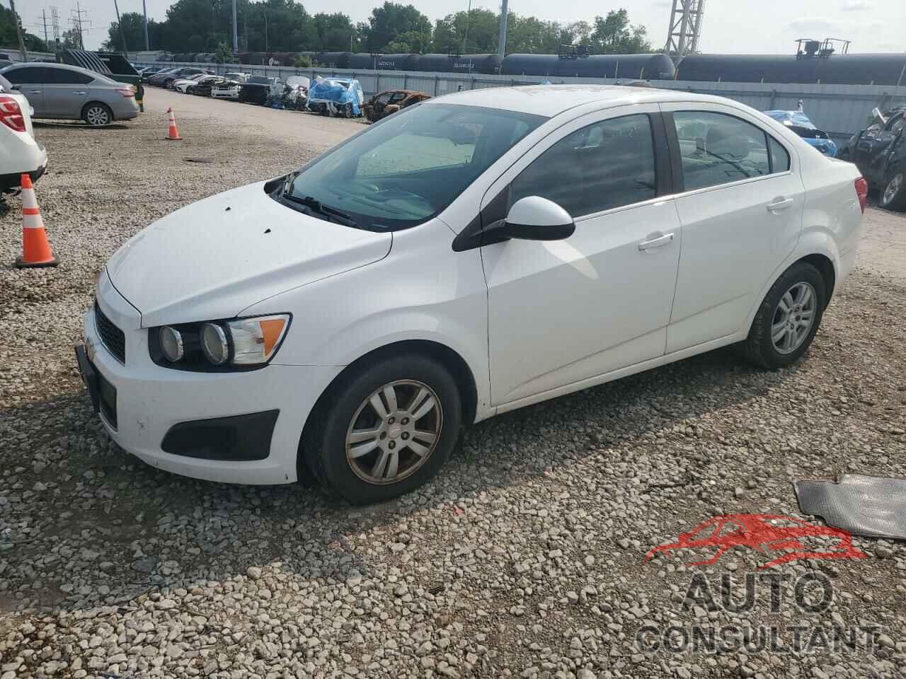 CHEVROLET SONIC 2015 - 1G1JC5SH8F4120862