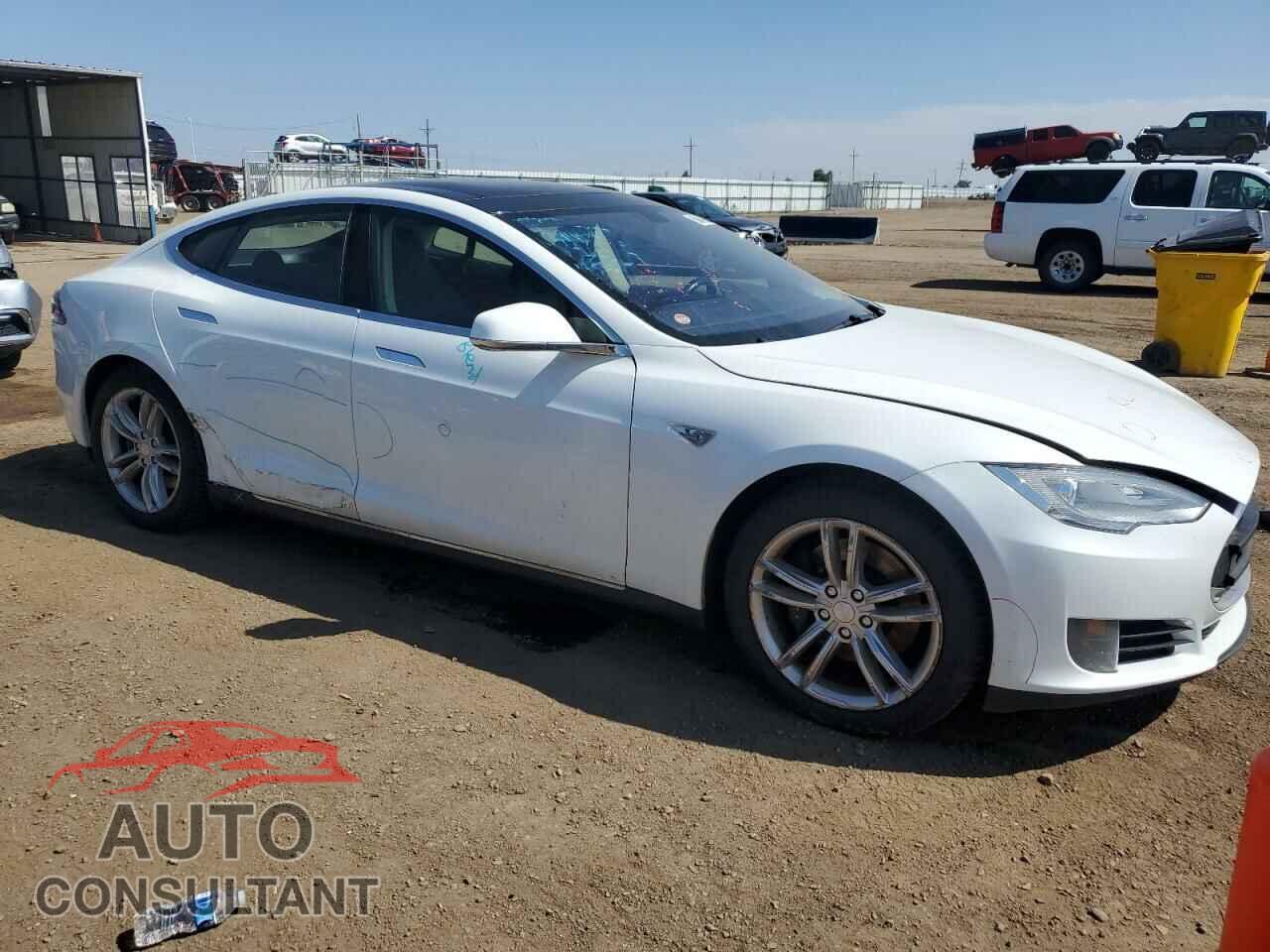 TESLA MODEL S 2013 - 5YJSA1DN0DFP08094