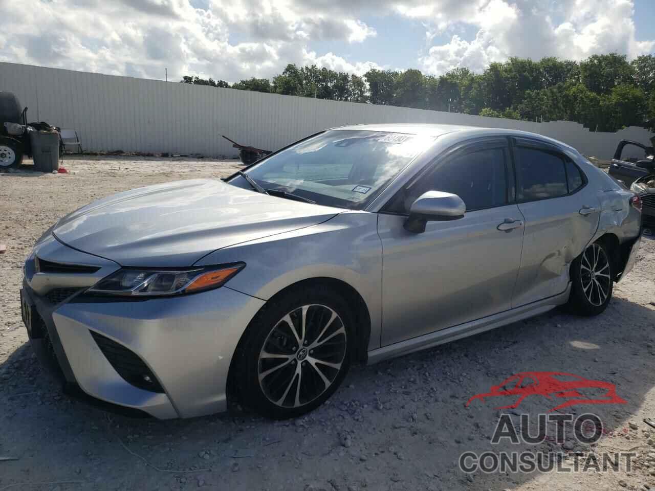 TOYOTA CAMRY 2018 - 4T1B11HK7JU557060