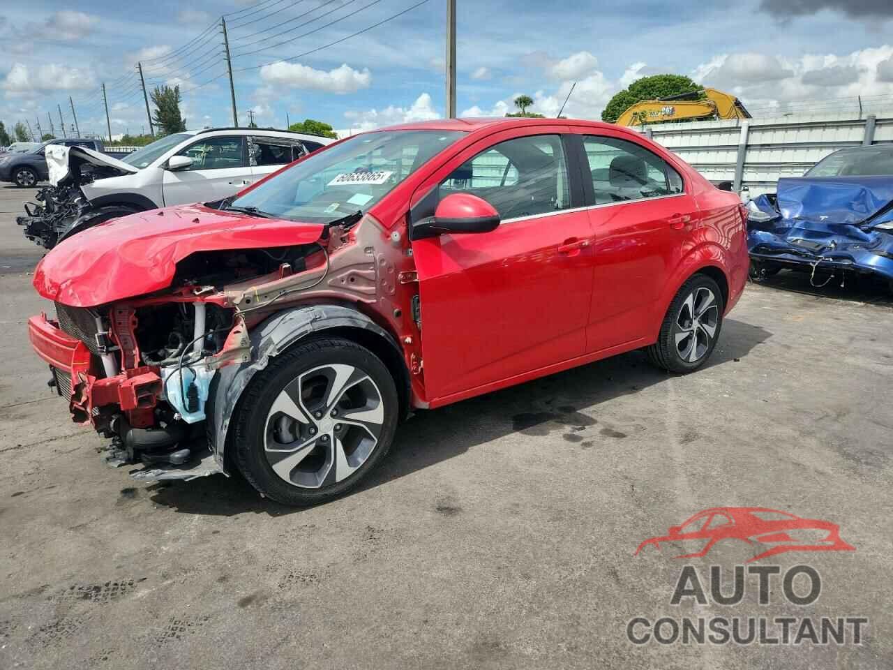 CHEVROLET SONIC 2019 - 1G1JF5SB8K4121443