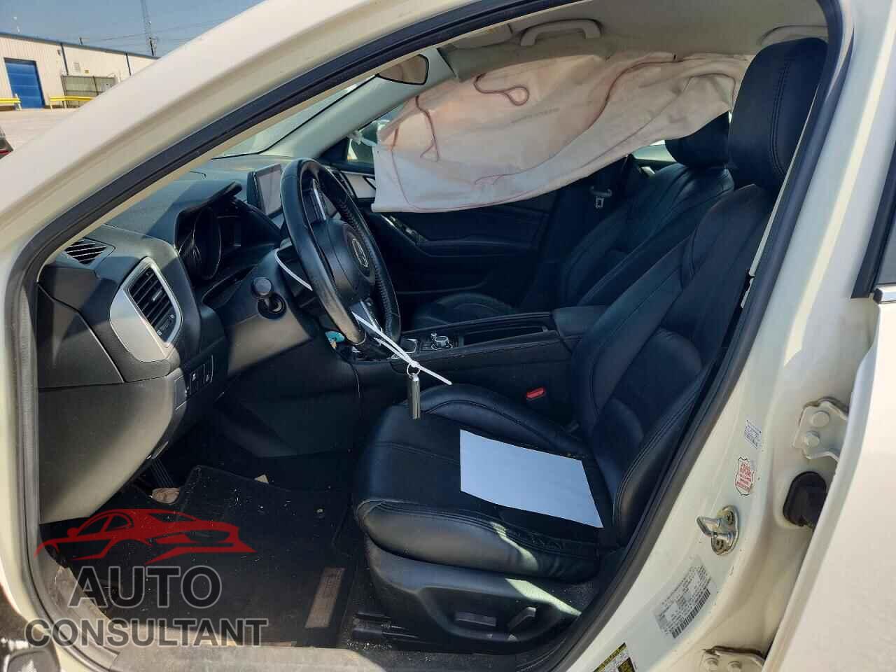 MAZDA 3 2017 - 3MZBN1V75HM109274