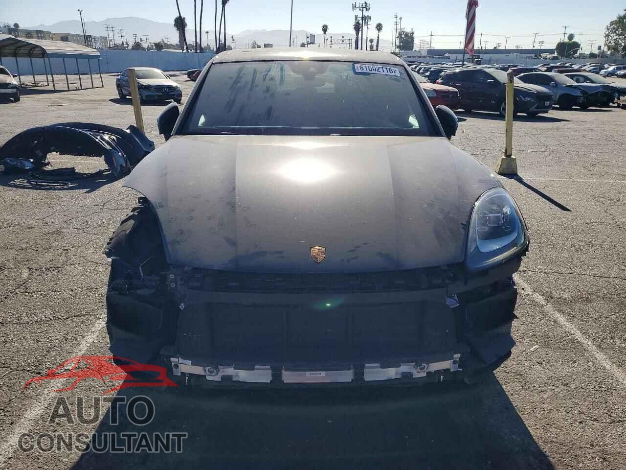 PORSCHE CAYENNE 2023 - WP1AA2AY6PDA01575