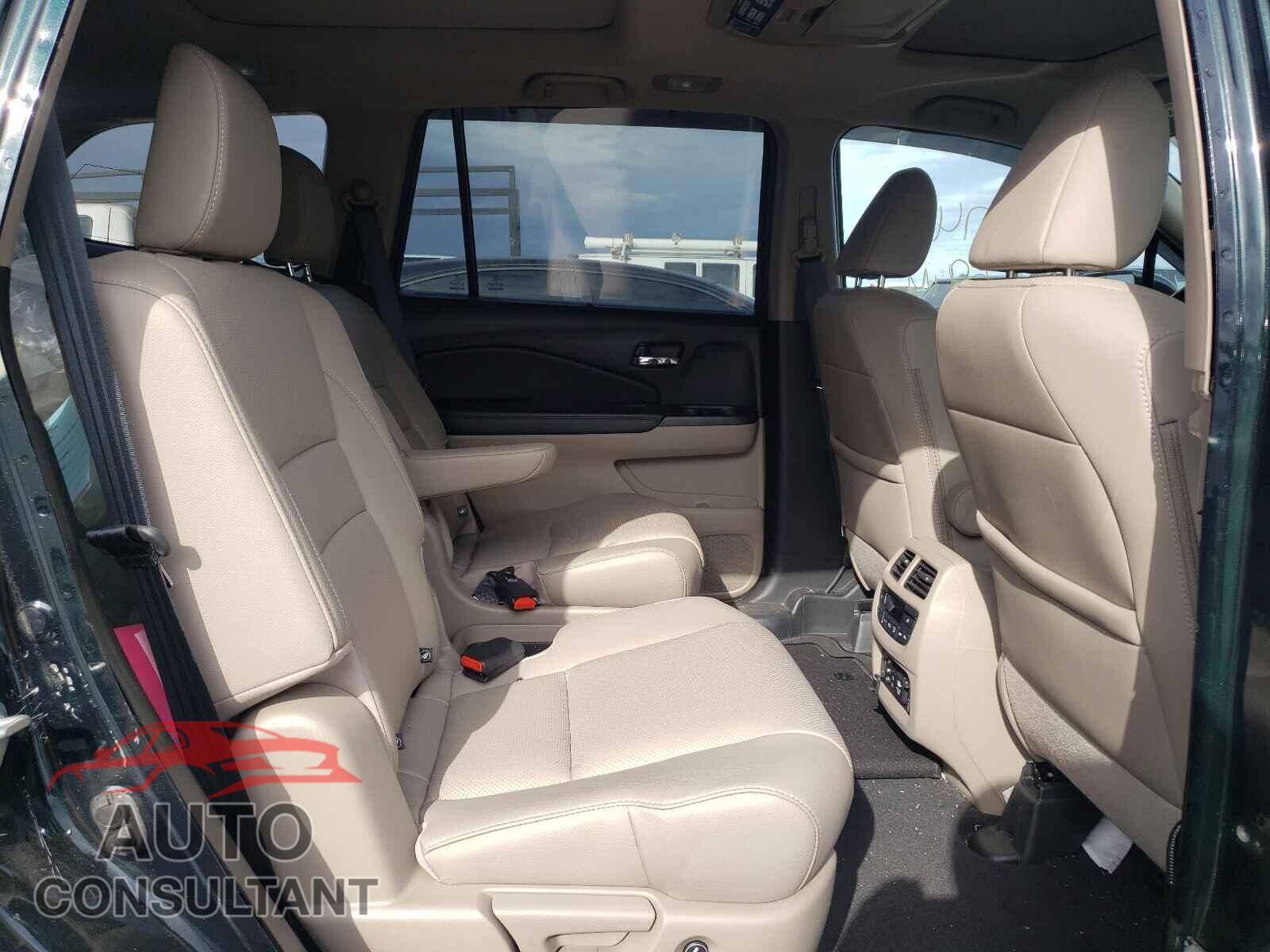 HONDA PILOT 2017 - 5FNYF6H09HB101155