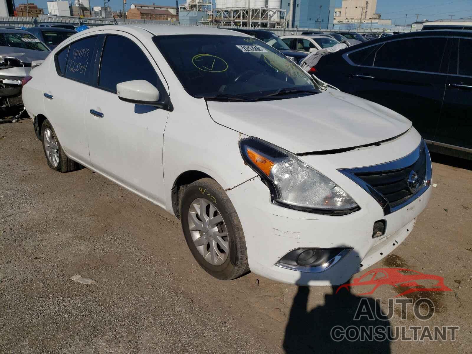 NISSAN VERSA 2018 - 3N1CN7APXJL818488