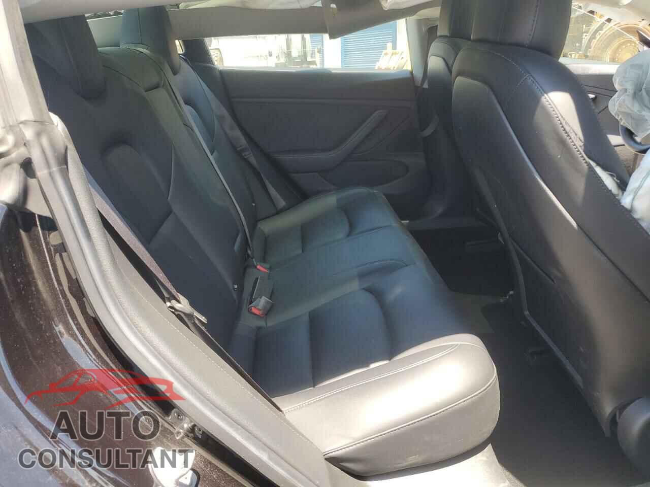 TESLA MODEL 3 2018 - 5YJ3E1EA7JF070233