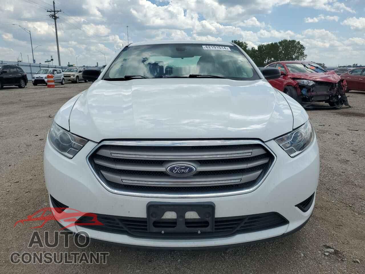 FORD TAURUS 2017 - 1FAHP2D82HG126301