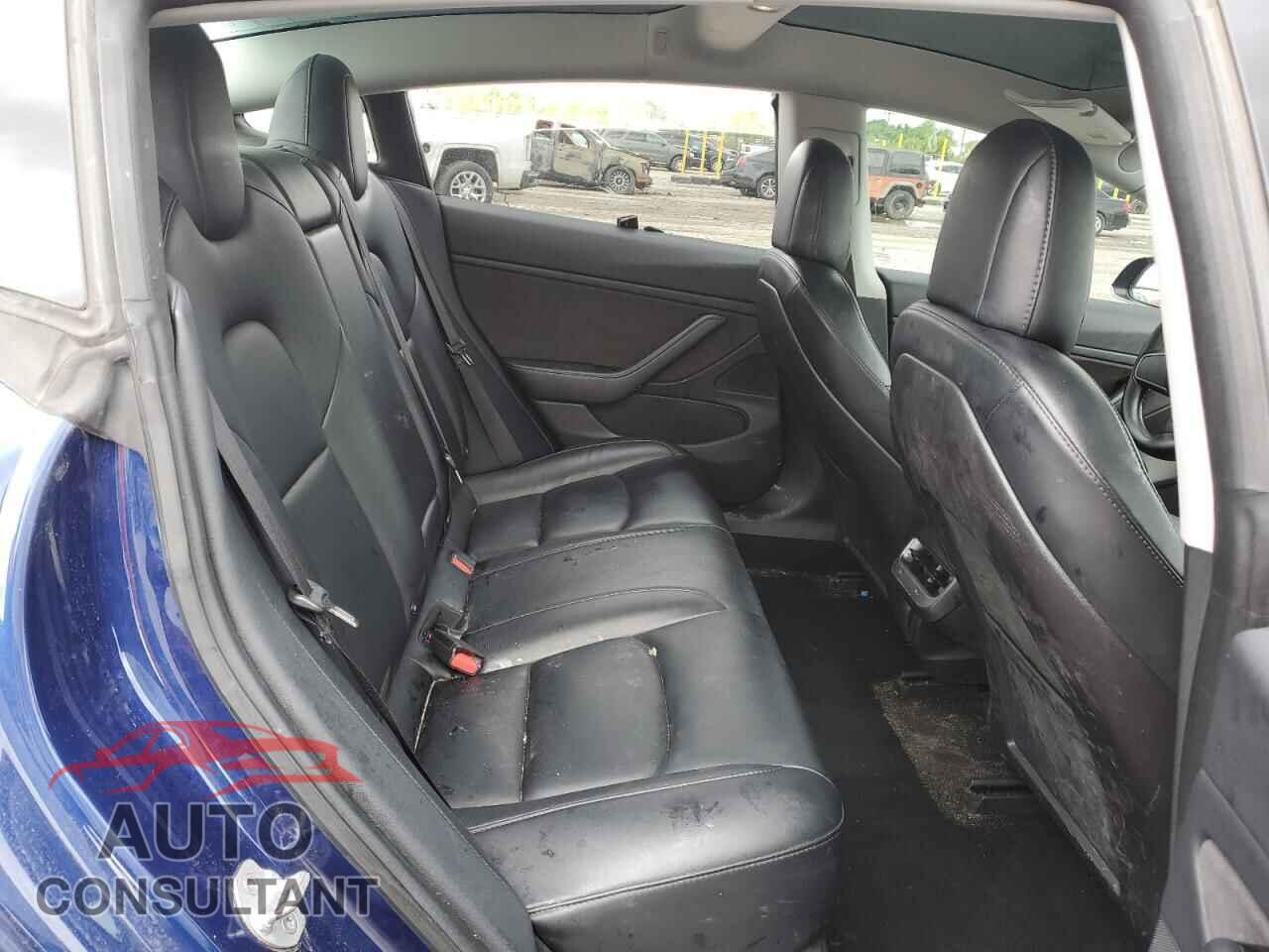 TESLA MODEL 3 2018 - 5YJ3E1EB9JF120218