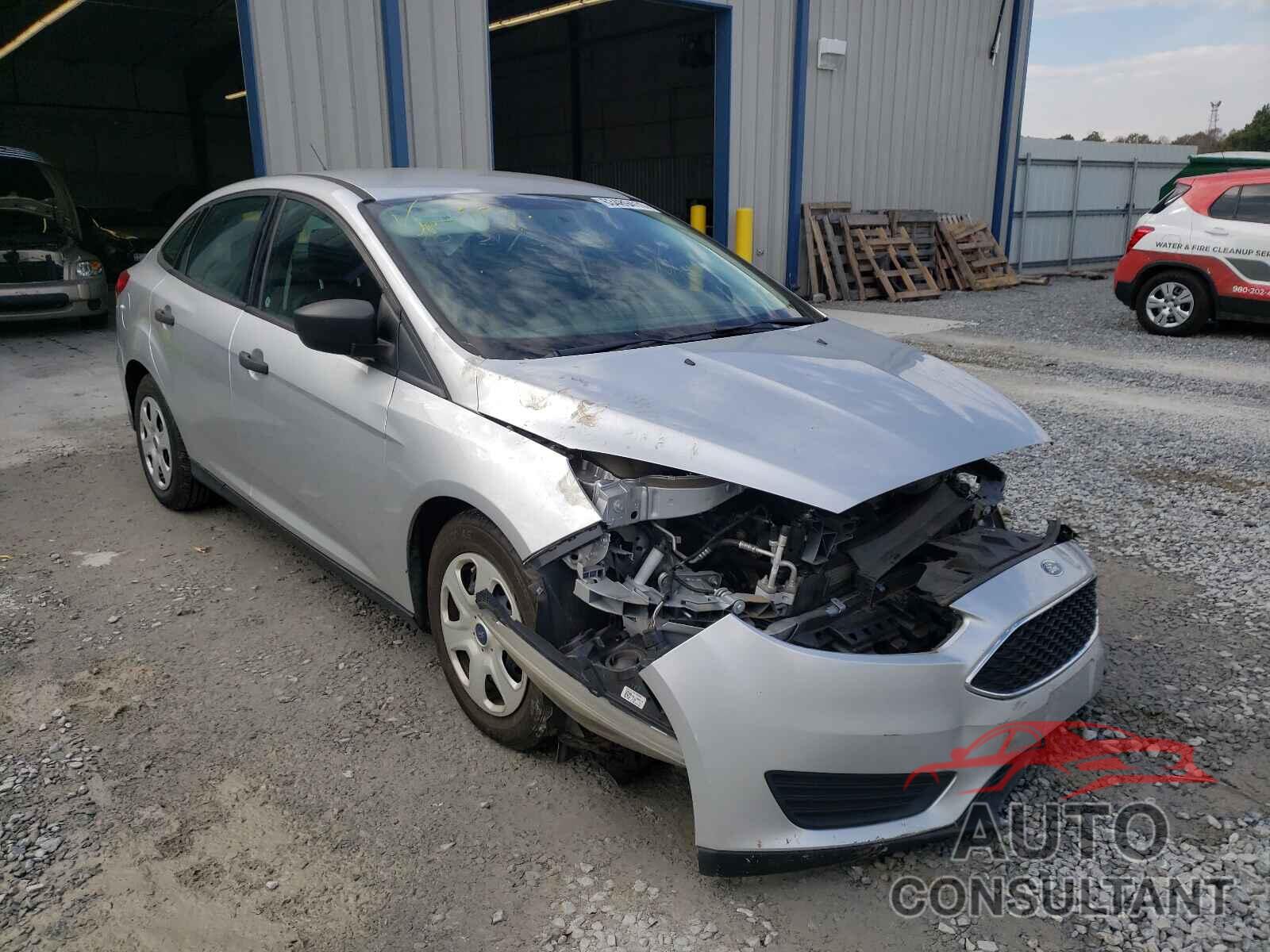 FORD FOCUS 2017 - 1FADP3E24HL336789