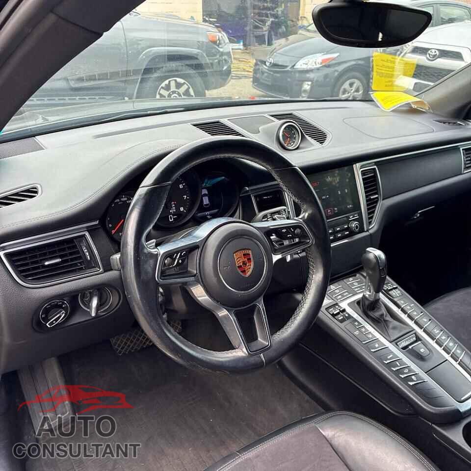 PORSCHE MACAN 2017 - WP1AG2A58HLB50534