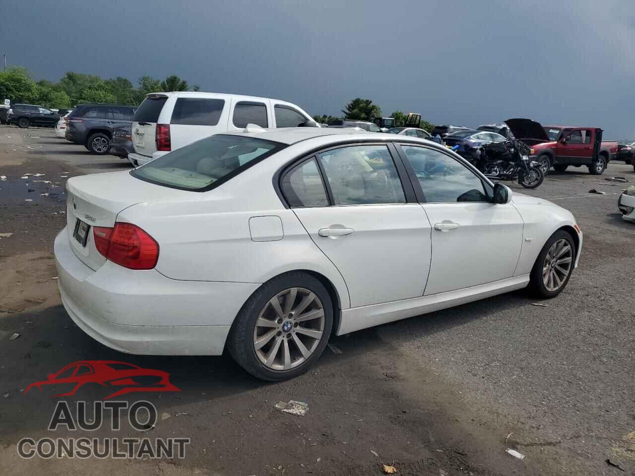 BMW 3 SERIES 2011 - WBAPH7C53BE682298