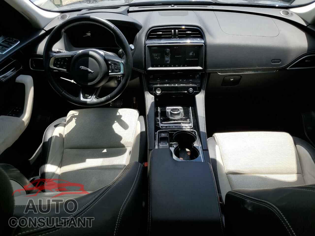 JAGUAR F-PACE 2017 - SADCL2BV8HA894879