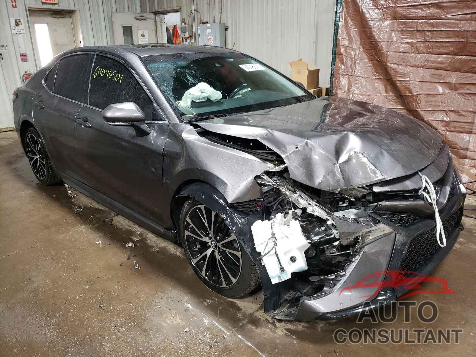 TOYOTA CAMRY 2018 - 4T1B11HK1JU158757