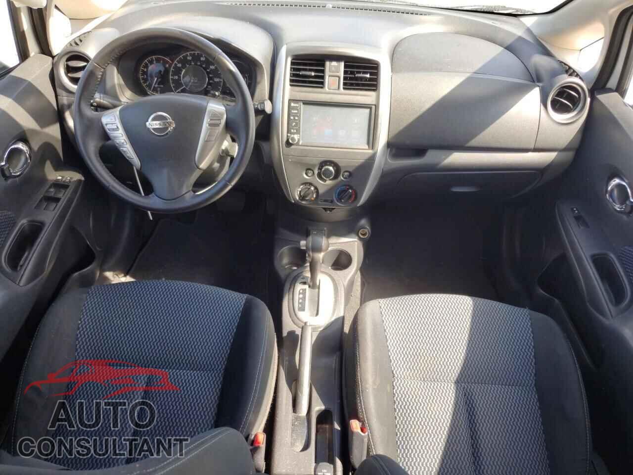 NISSAN VERSA 2019 - 3N1CE2CP3KL357104