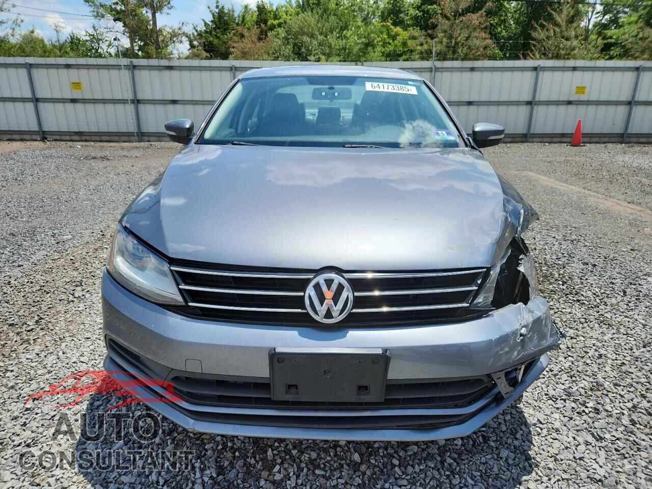 VOLKSWAGEN JETTA 2017 - 3VWDB7AJ5HM371754