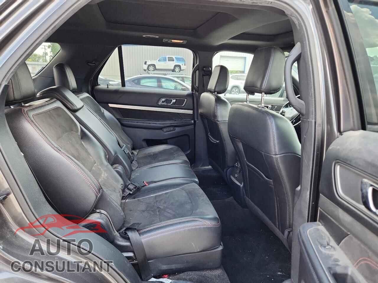 FORD EXPLORER 2018 - 1FM5K7D80JGA12372