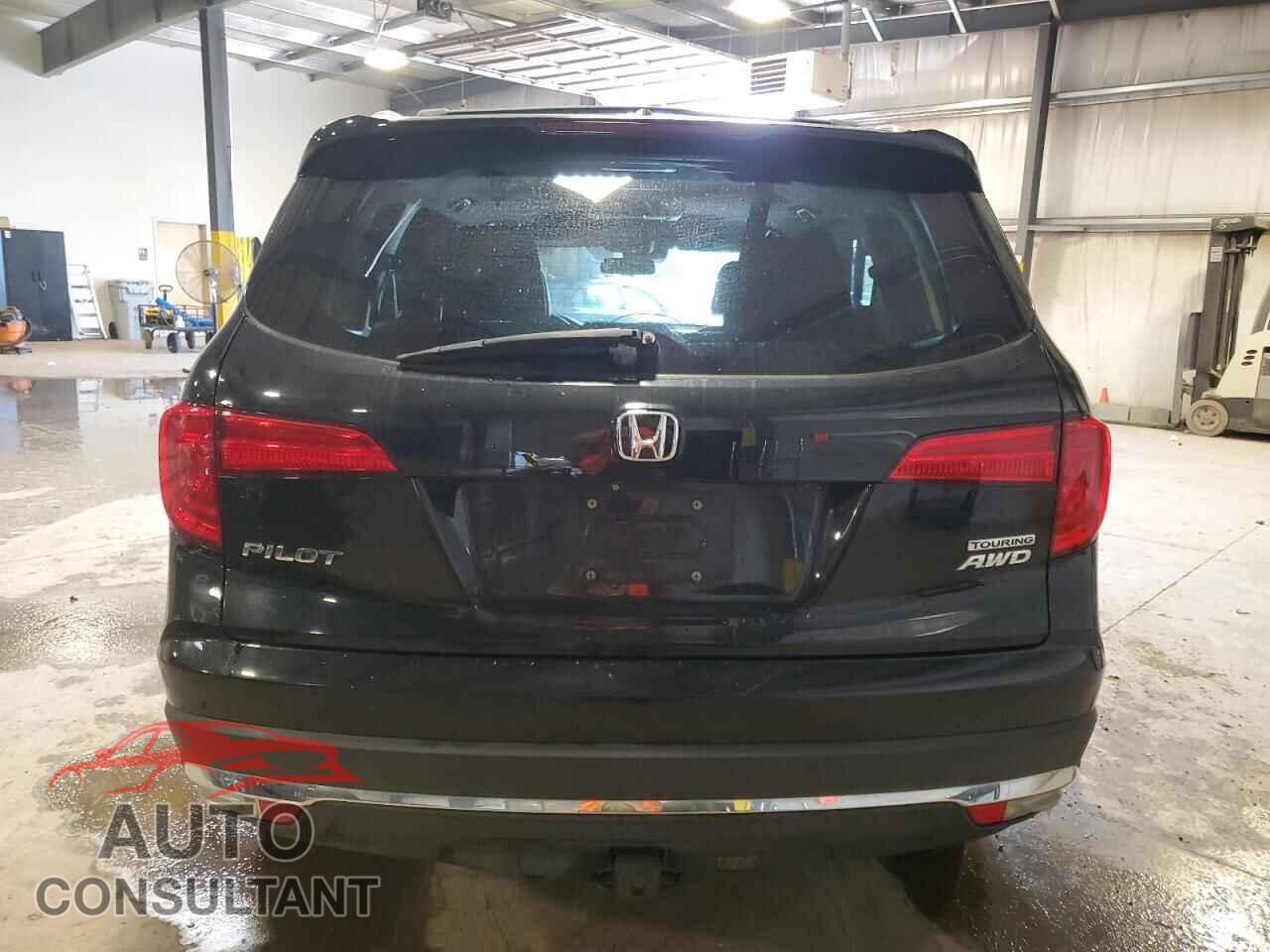 HONDA PILOT 2017 - 5FNYF6H95HB028090