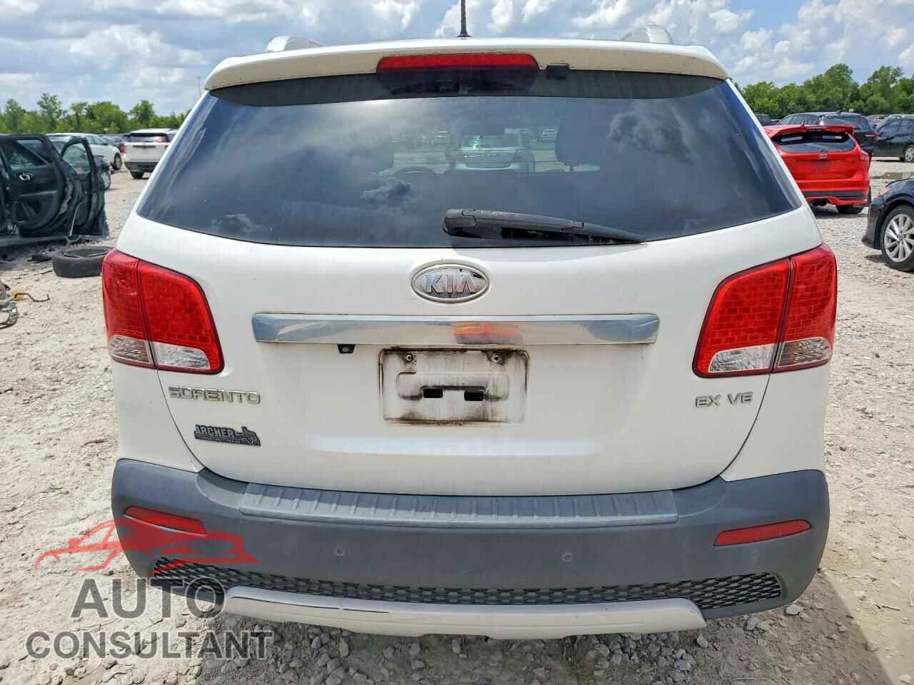KIA SORENTO 2012 - 5XYKU4A24CG234189