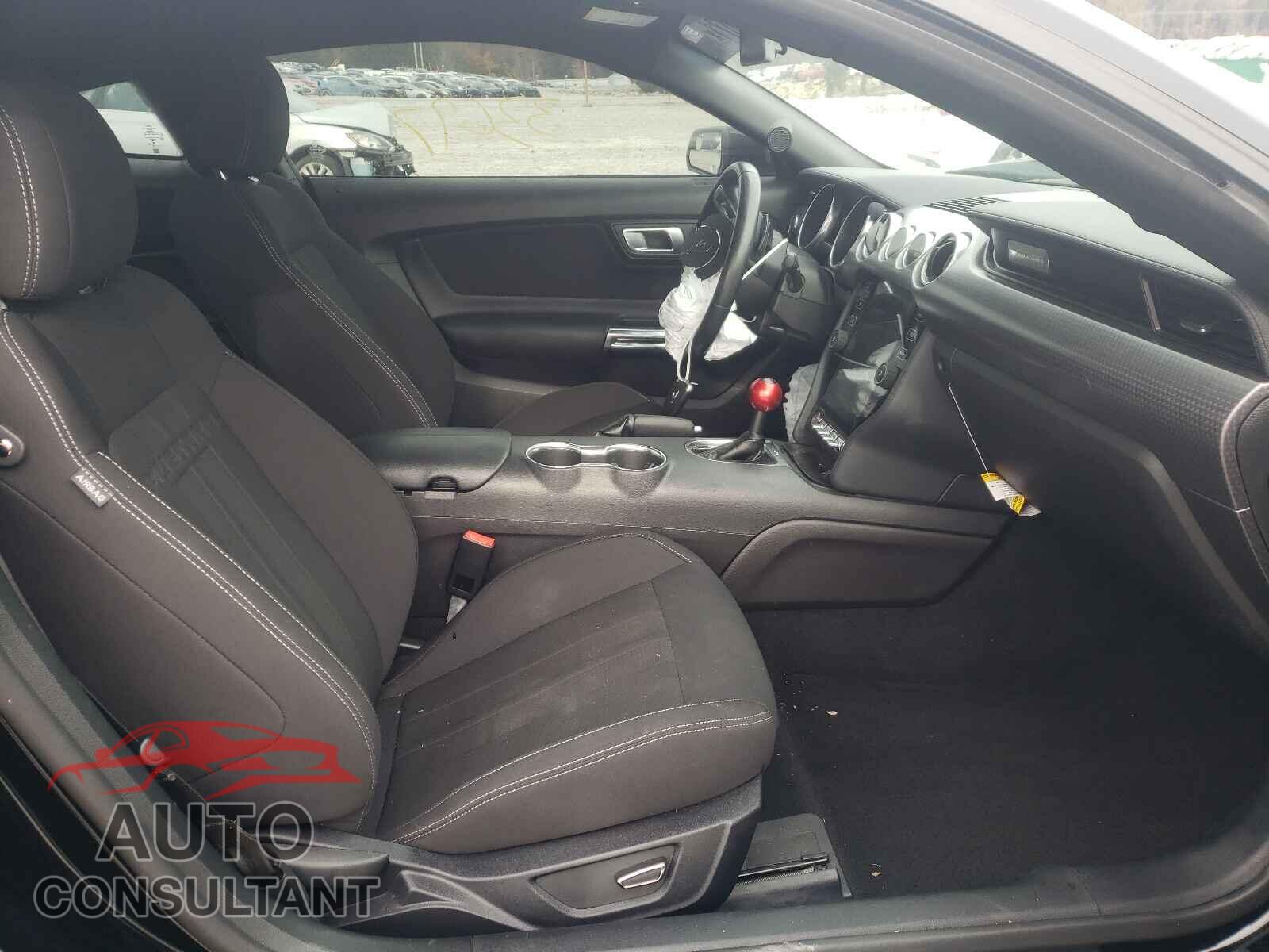 FORD MUSTANG 2019 - 1FA6P8CF3K5184351