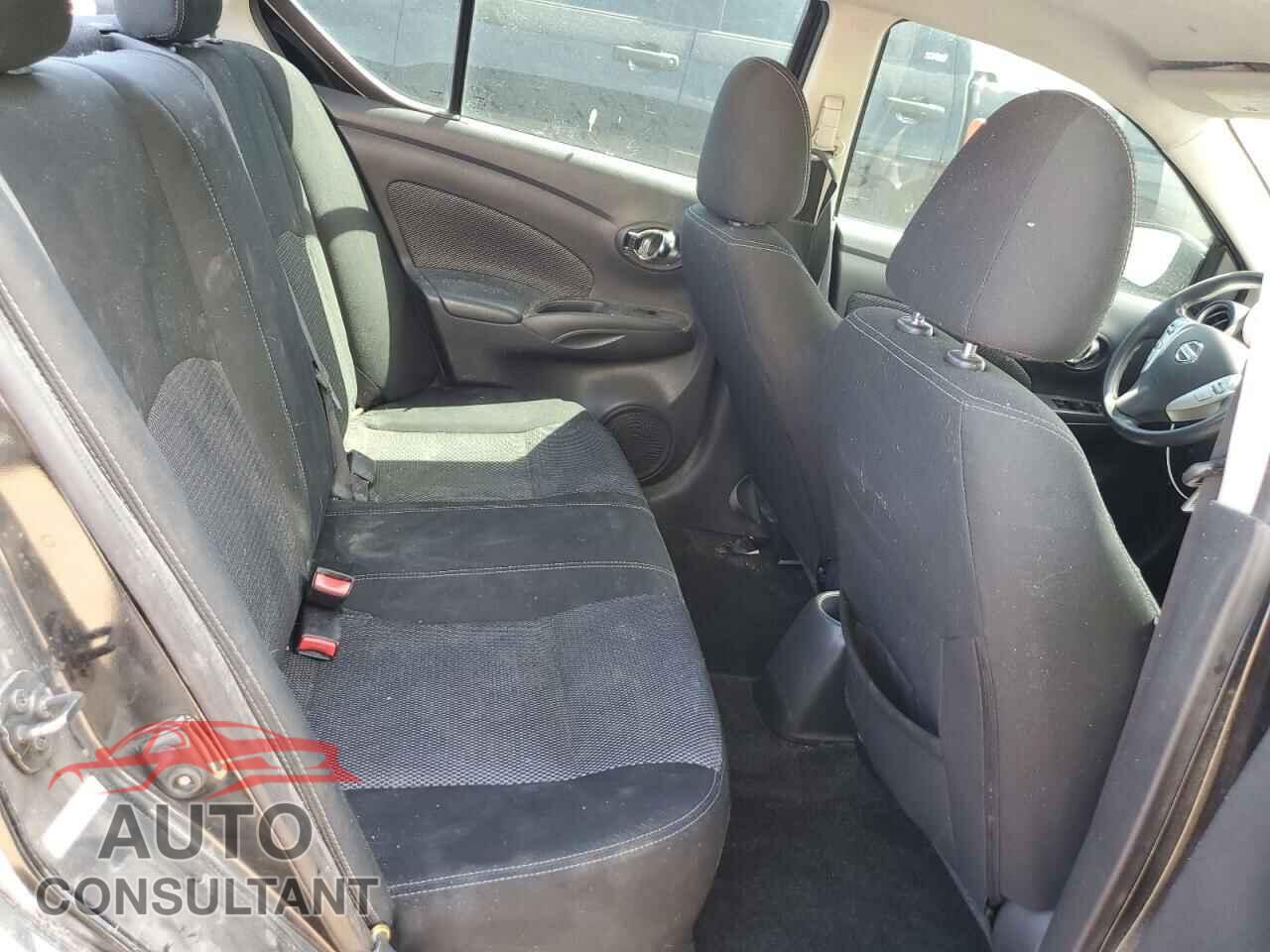 NISSAN VERSA 2019 - 3N1CN7AP3KL840415