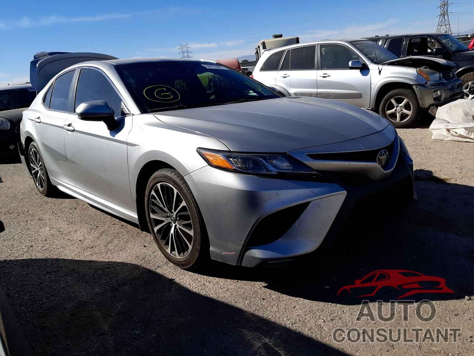 TOYOTA CAMRY 2018 - 4T1B11HK4JU664390