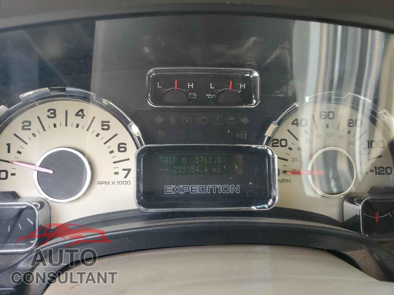 FORD EXPEDITION 2011 - 1FMJU1J57BEF41332