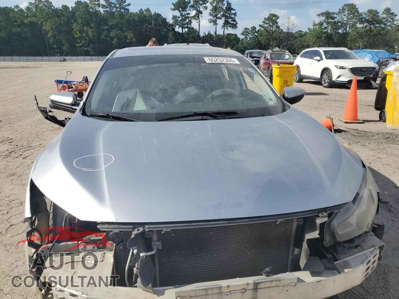 HONDA CIVIC 2017 - 19XFC2F77HE027572