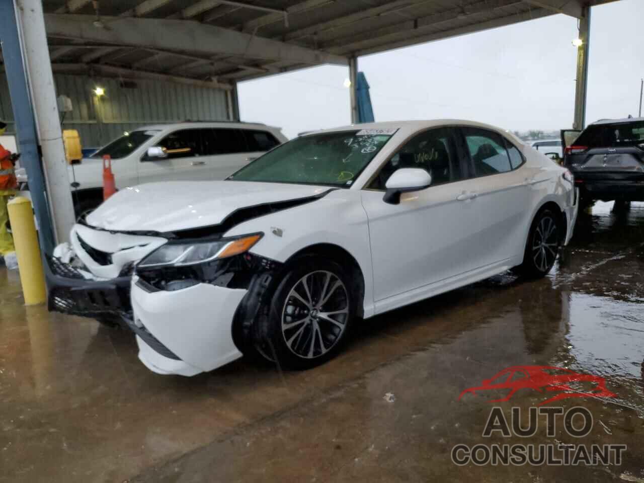 TOYOTA CAMRY 2018 - 4T1B11HK5JU644567