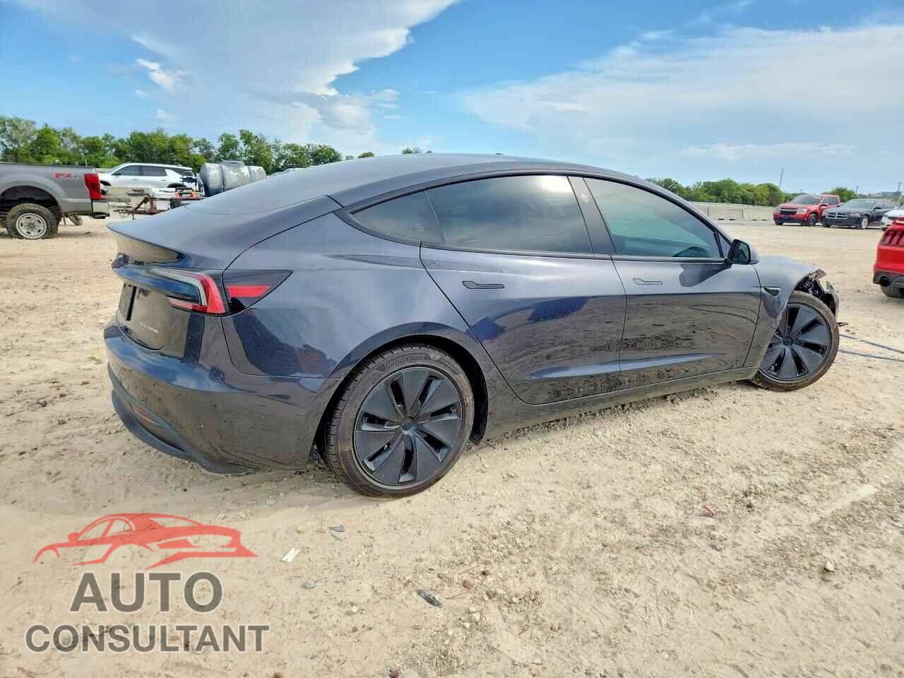 TESLA MODEL 3 2024 - 5YJ3E1EB8RF748590