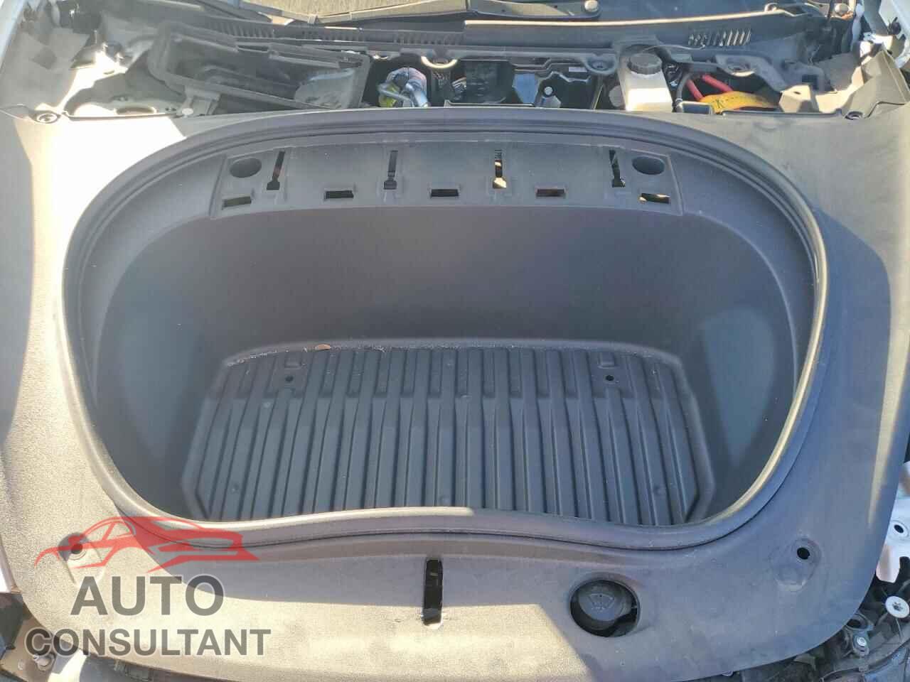 TESLA MODEL 3 2024 - 5YJ3E1EB6RF772600