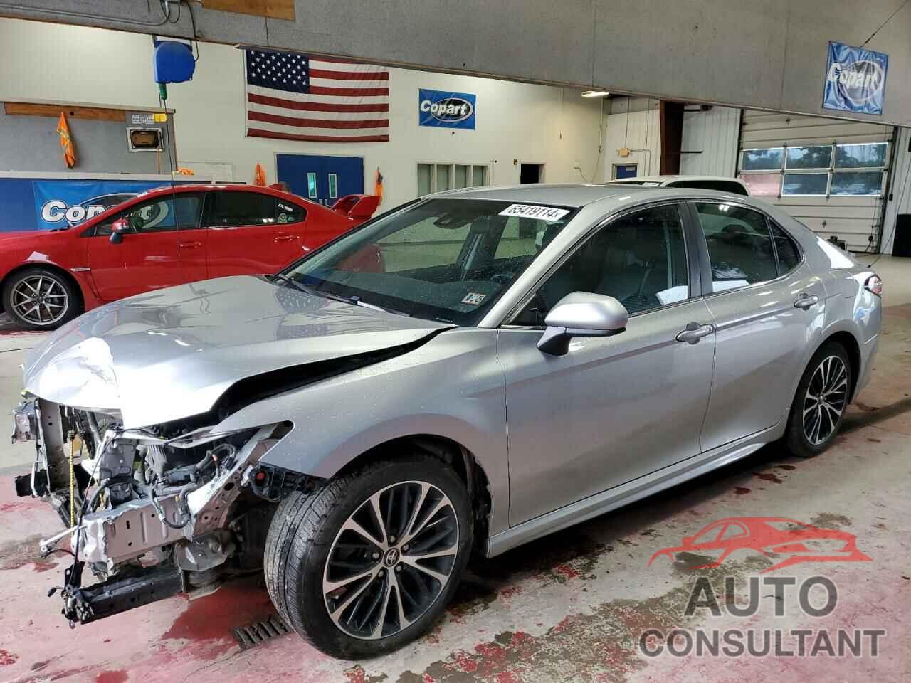 TOYOTA CAMRY 2018 - 4T1B11HK6JU018980