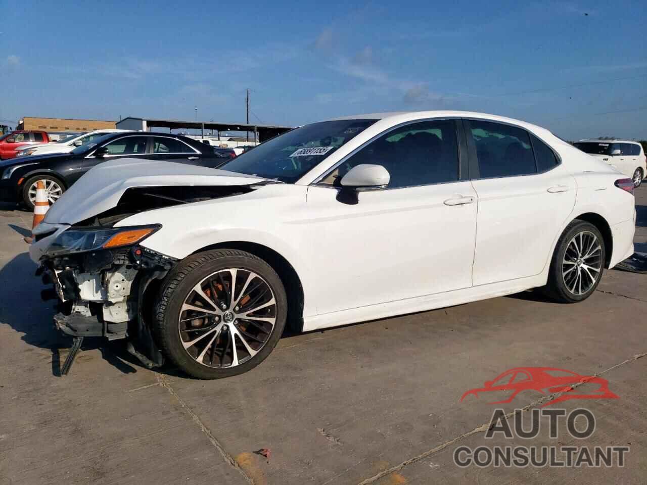 TOYOTA CAMRY 2018 - 4T1B11HK6JU067161
