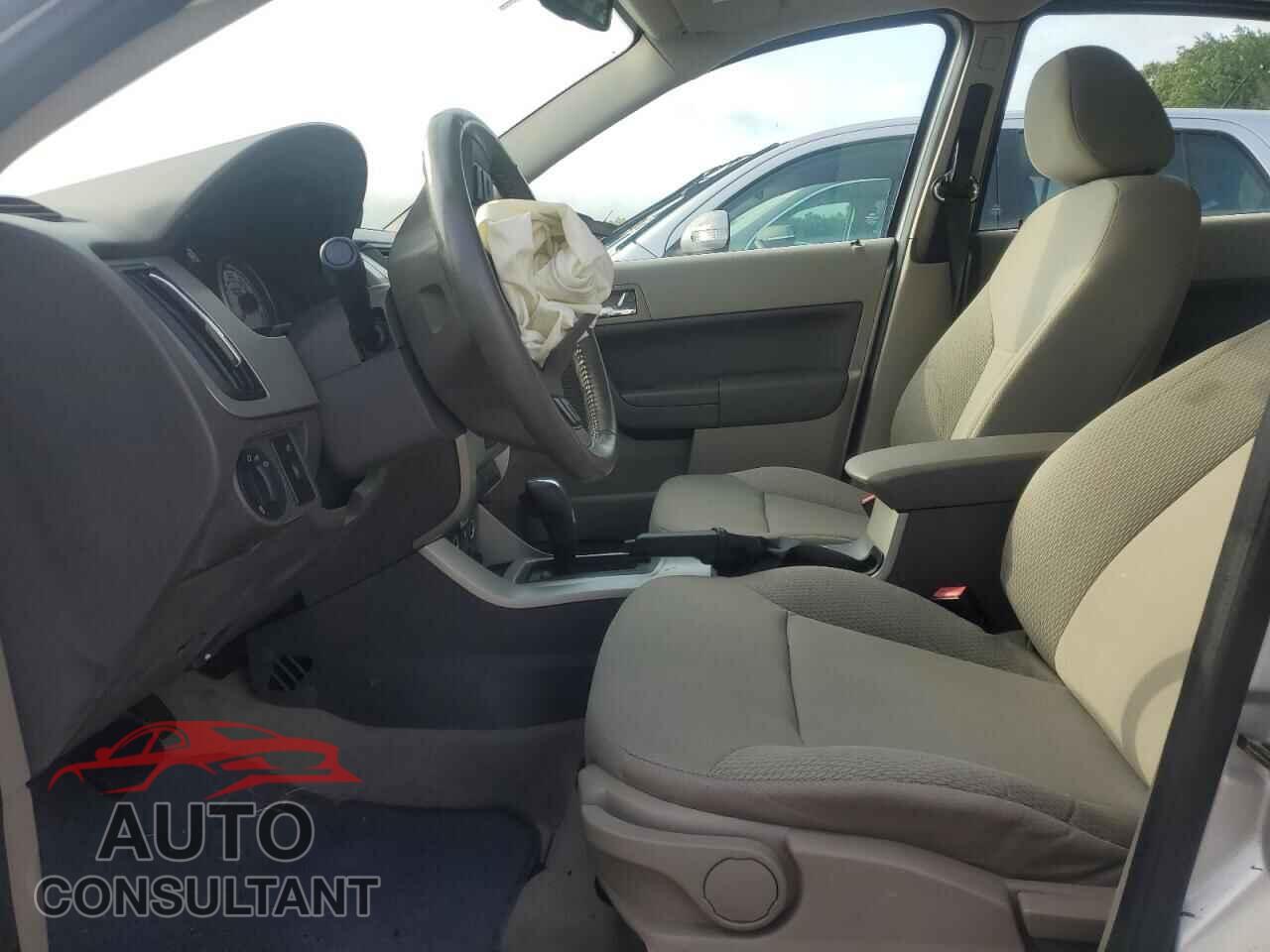 FORD FOCUS 2011 - 1FAHP3GN9BW157789