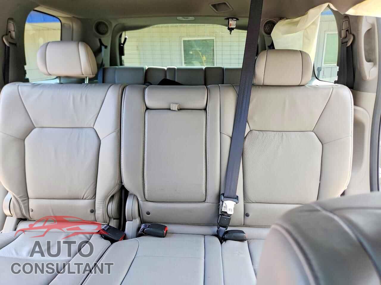 HONDA PILOT 2011 - 5FNYF4H71BB003973