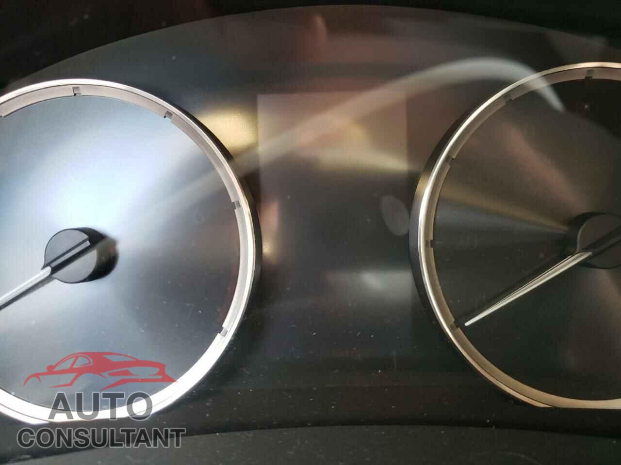LEXUS IS 2018 - JTHBA1D22J5069105