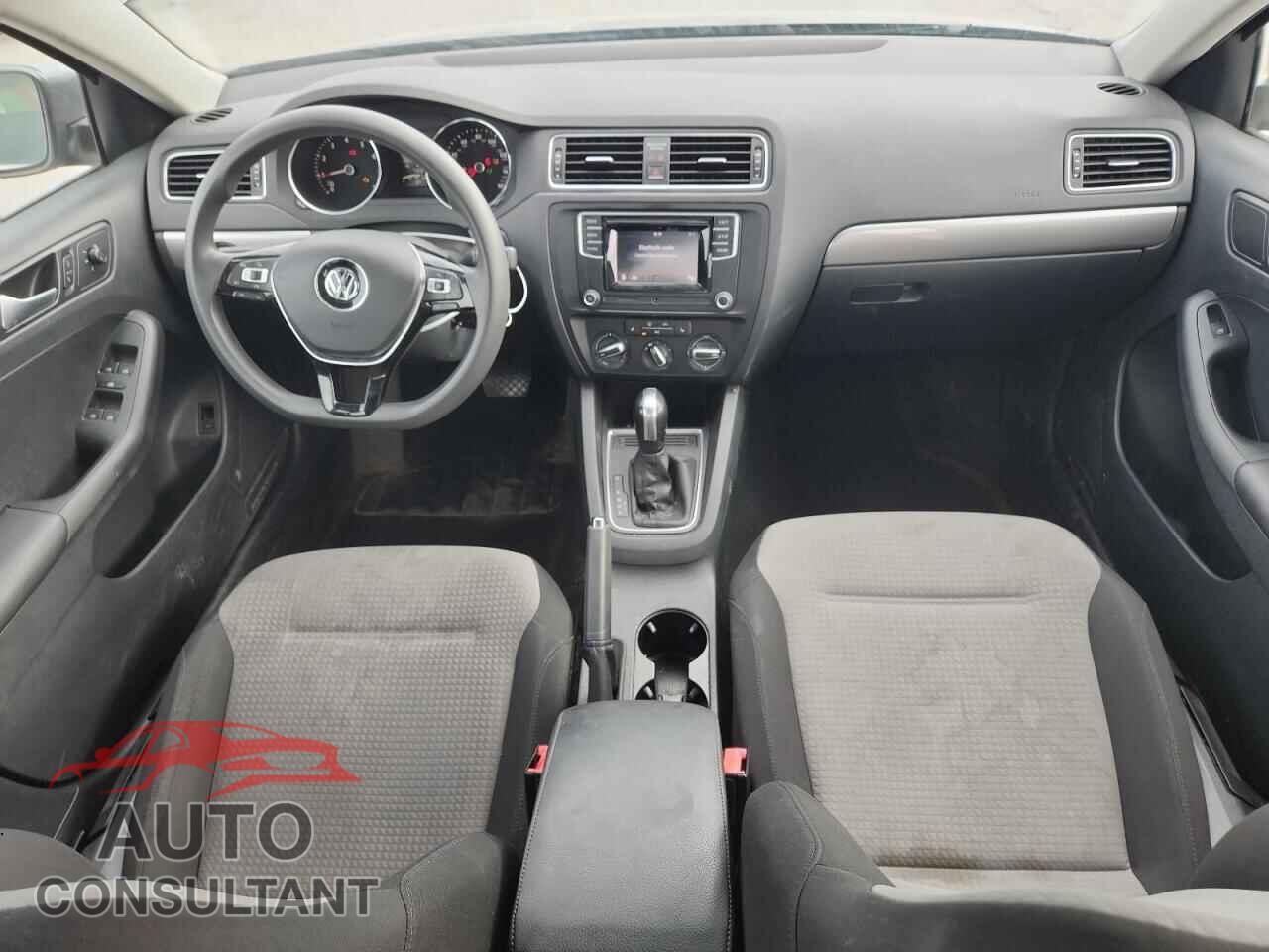 VOLKSWAGEN JETTA 2017 - 3VW2B7AJ2HM253698
