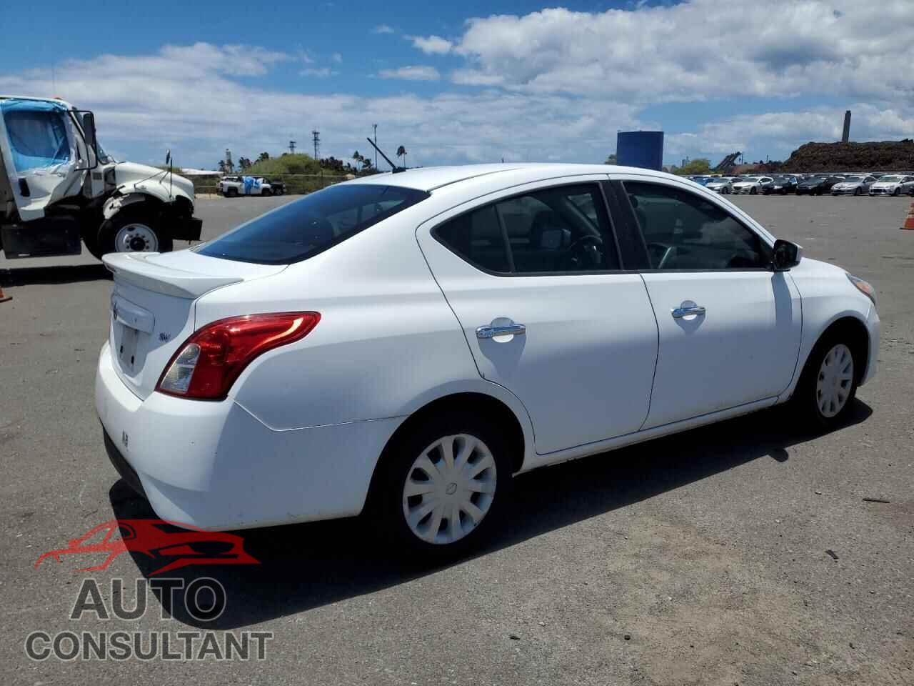 NISSAN VERSA 2019 - 3N1CN7AP3KL832556