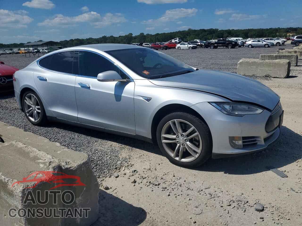 TESLA MODEL S 2013 - 5YJSA1CN5DFP05337