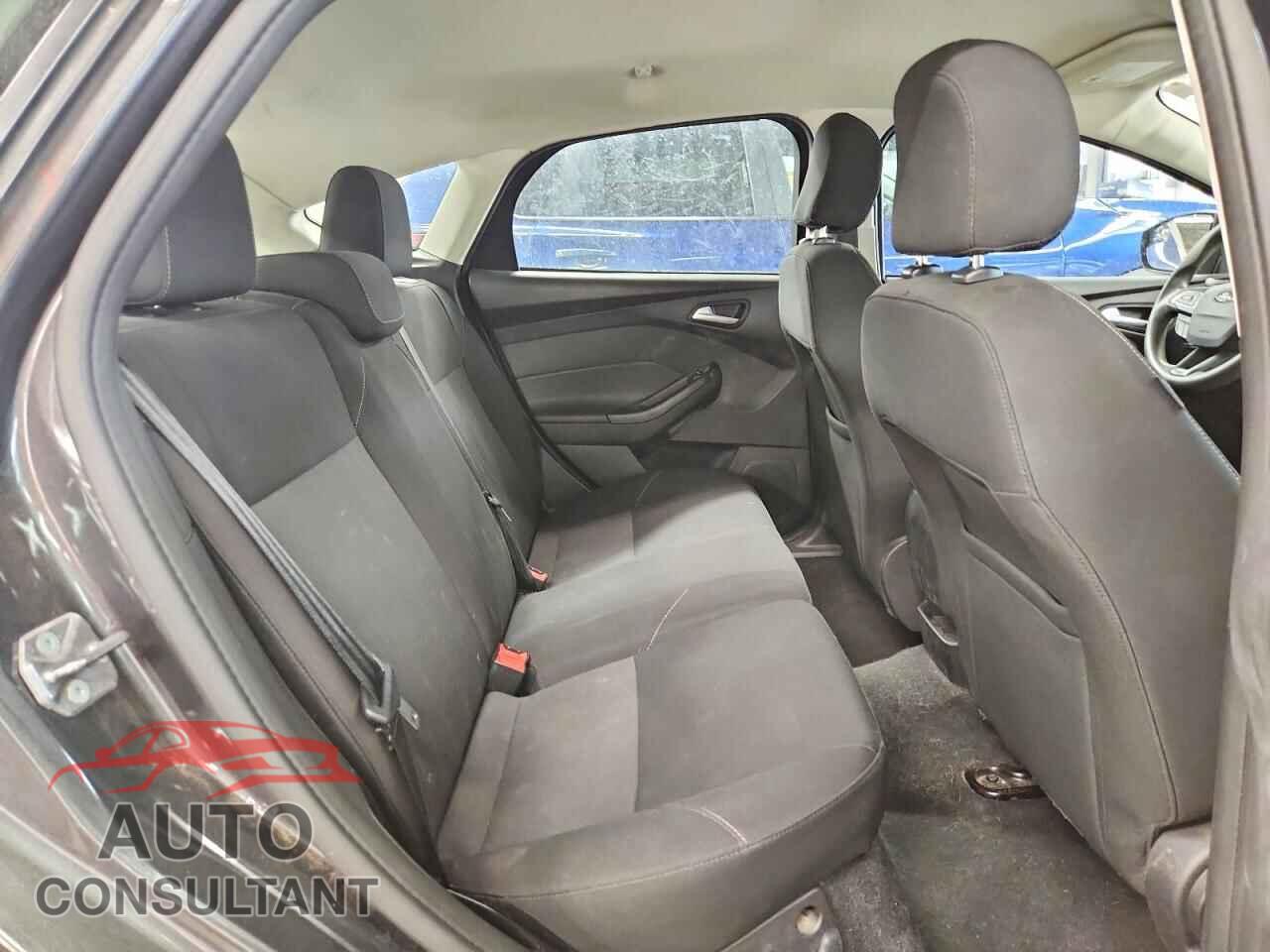 FORD FOCUS 2015 - 1FADP3K20FL307288