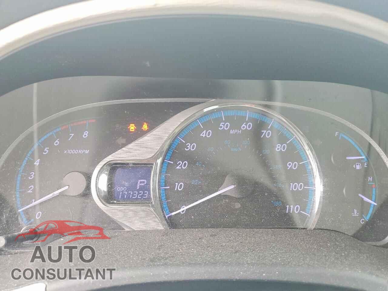 TOYOTA SIENNA 2011 - 5TDYK3DC4BS172776