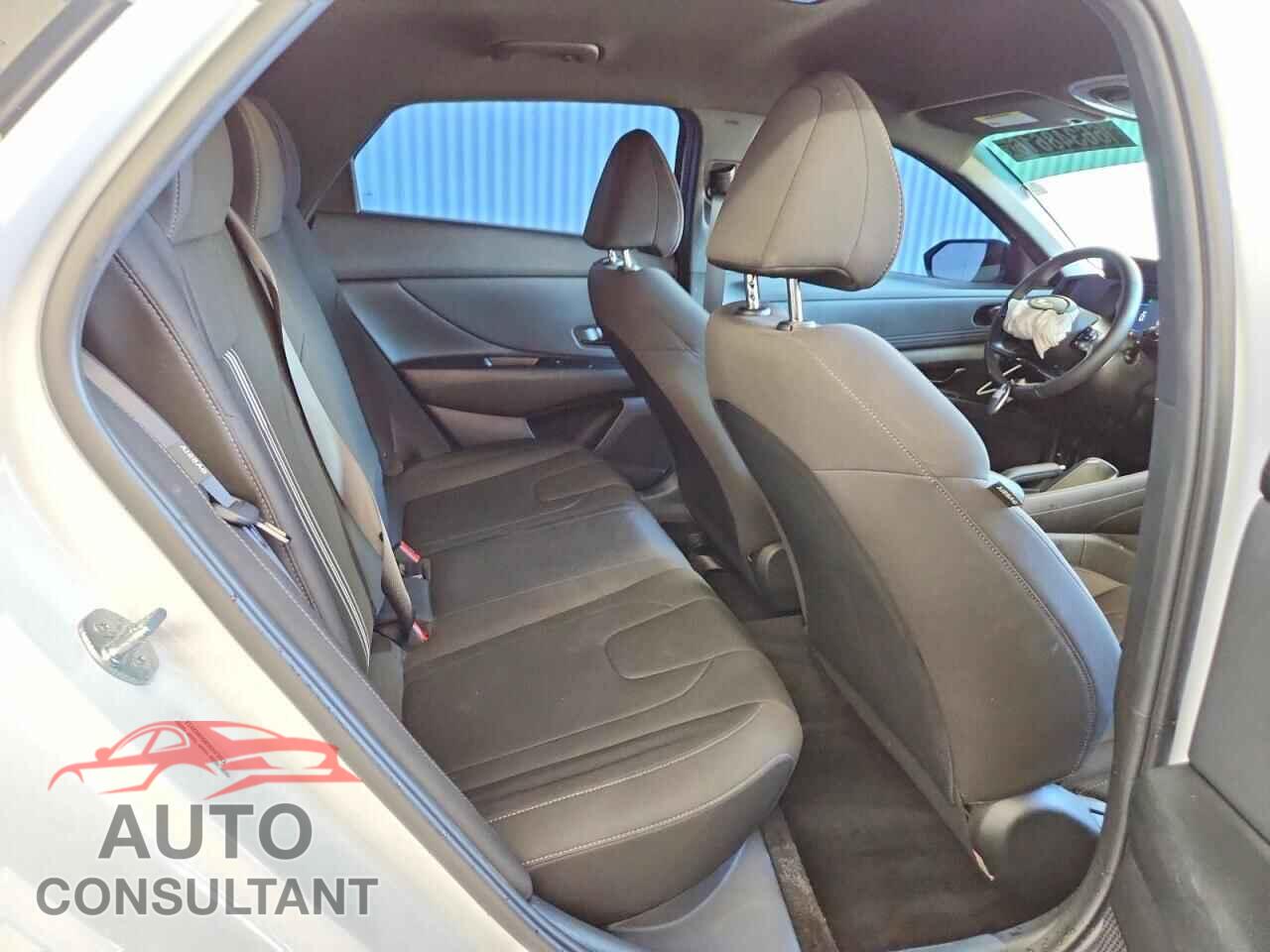 HYUNDAI ELANTRA 2025 - KMHLM4DG8SU062012