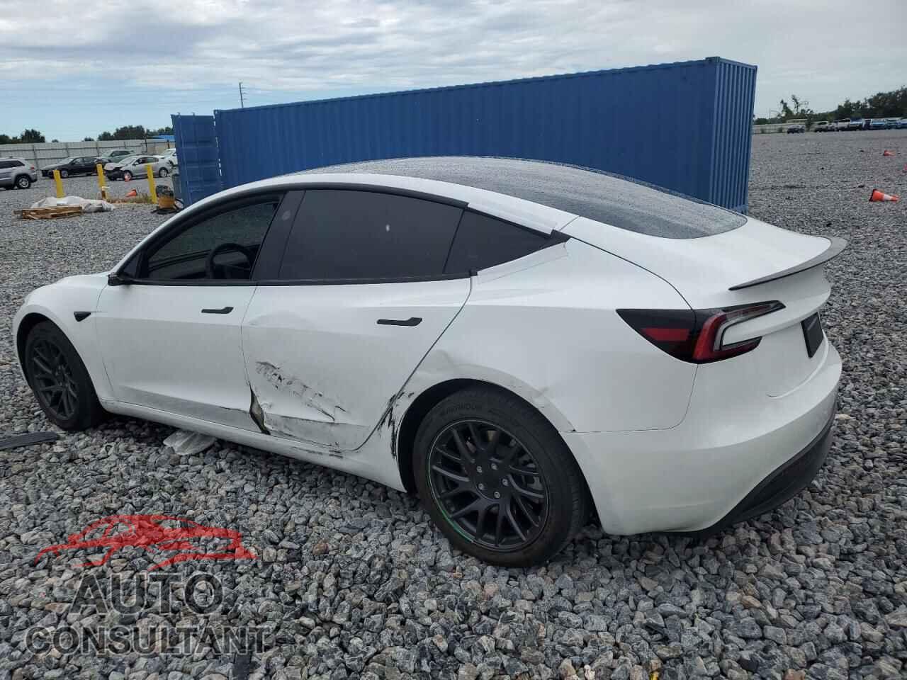 TESLA MODEL 3 2024 - 5YJ3E1EBXRF843832