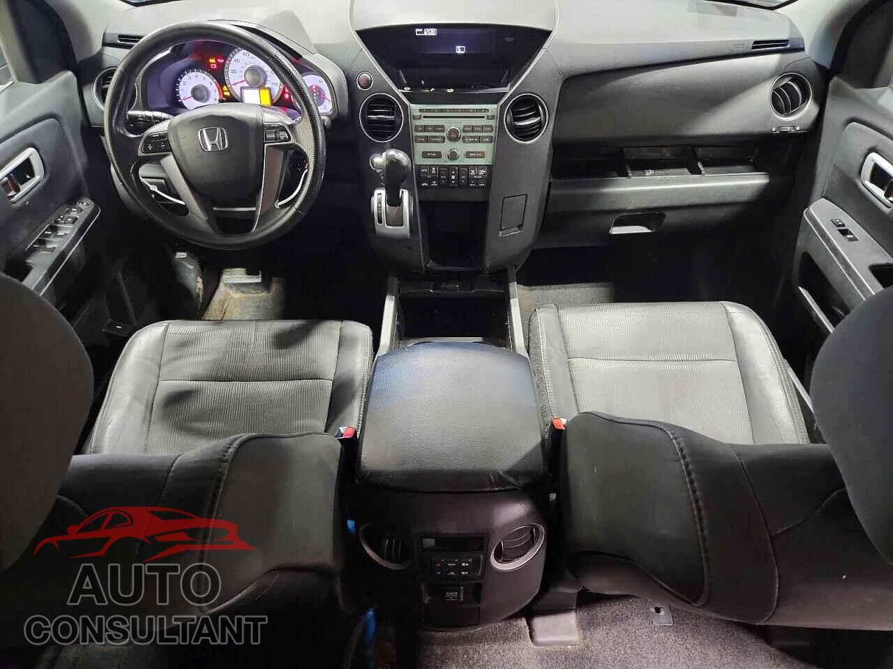 HONDA PILOT 2011 - 5FNYF4H42BB044165