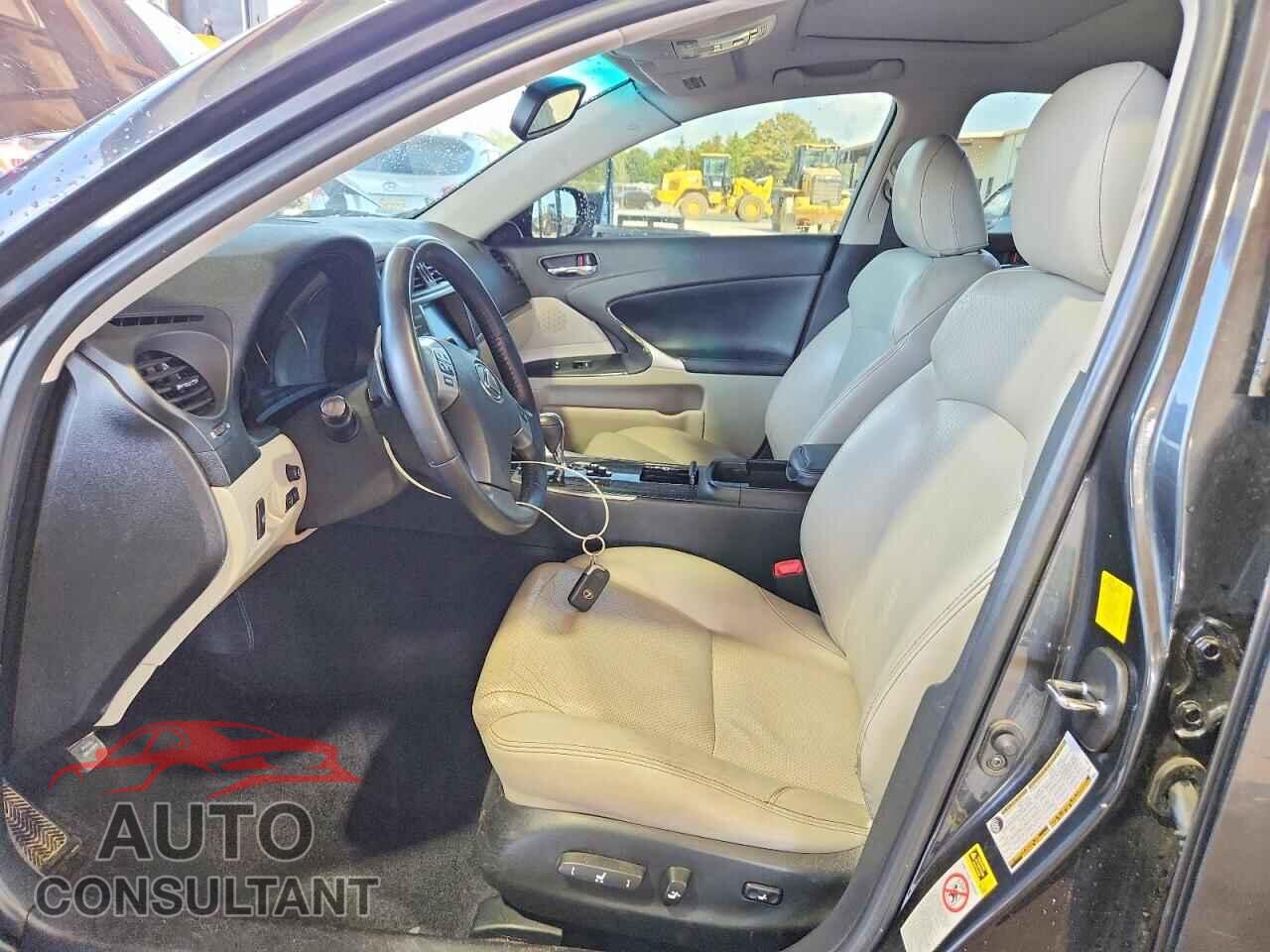 LEXUS IS 2011 - JTHBE5C21B5025434