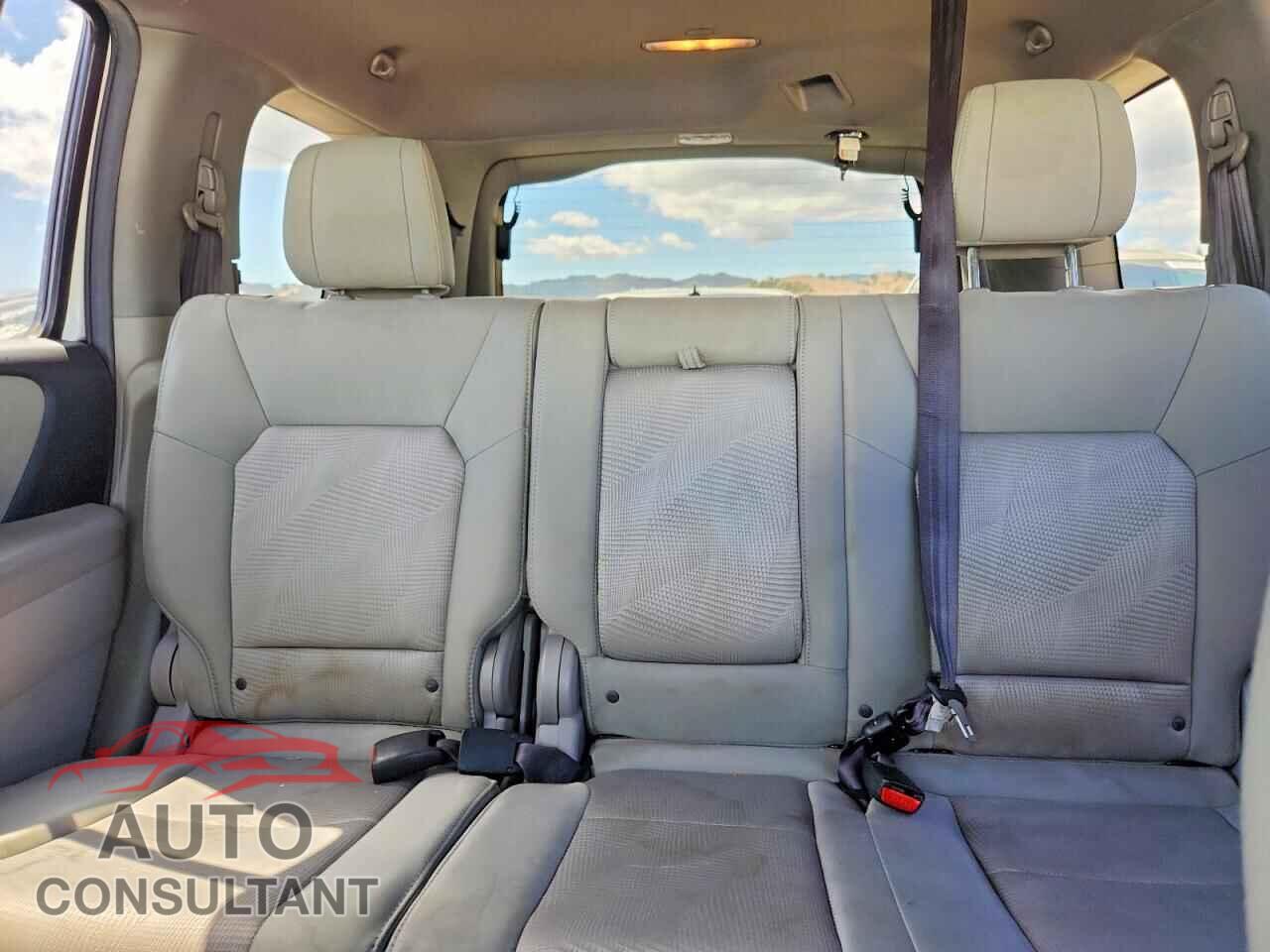 HONDA PILOT 2013 - 5FNYF3H26DB001167
